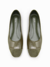 FAUX LEATHER & FAUX SUEDE FLATS