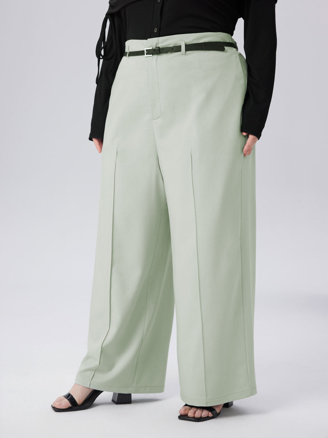Solid Mid Waist Belted Pleated Pocket Trousers Curve & Plus