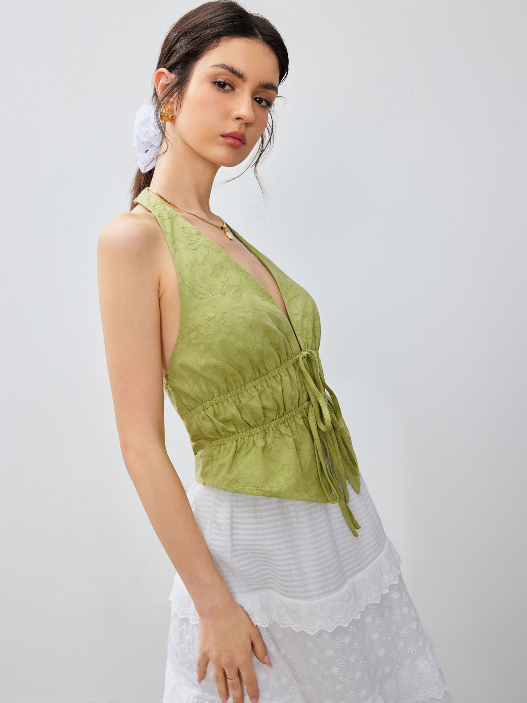 Halter V-neck Knotted Ruched Crop Top