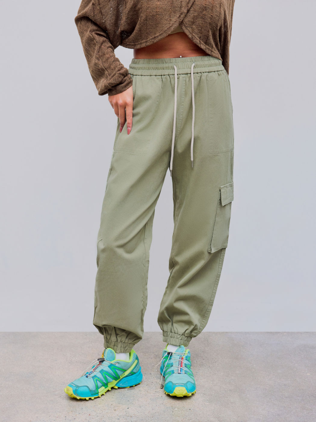 Denim High Rise Solid Pocket Cargo Jogger Jeans