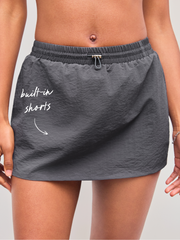 MID RISE DRAWSTRING SOLID ACTIVE SKORT