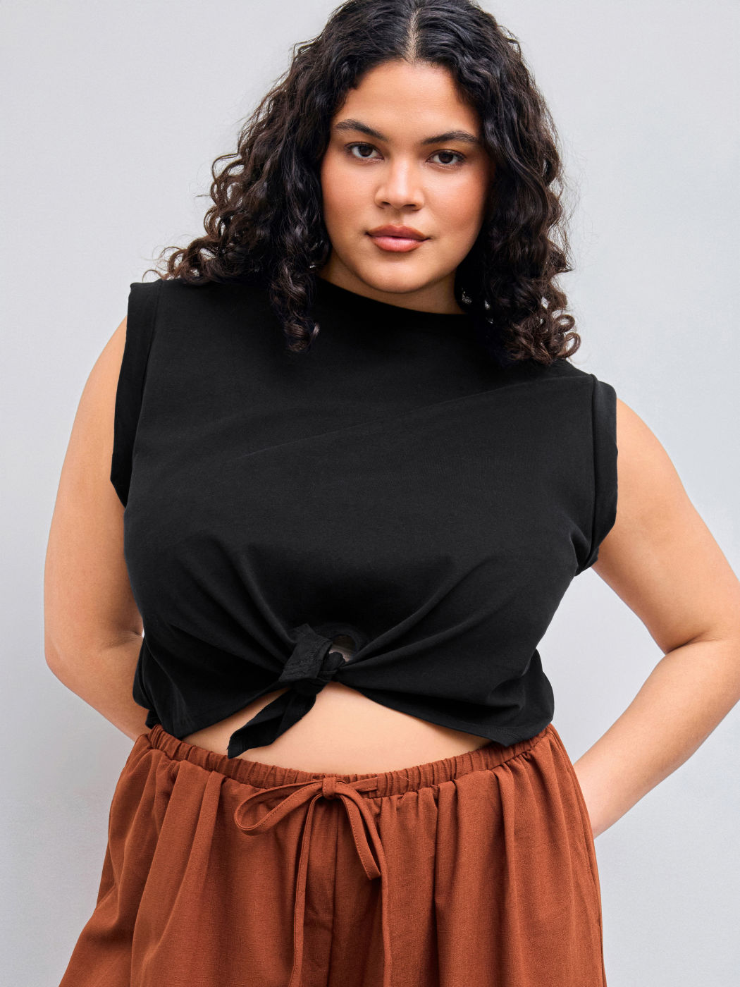 Solid Round Neckline Twist Short Sleeve Crop Top Curve & Plus