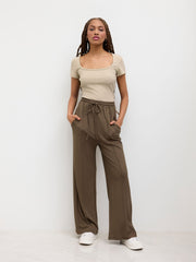 U-neckline Bodysuit & Elastic Waist Wide Leg Pants Set