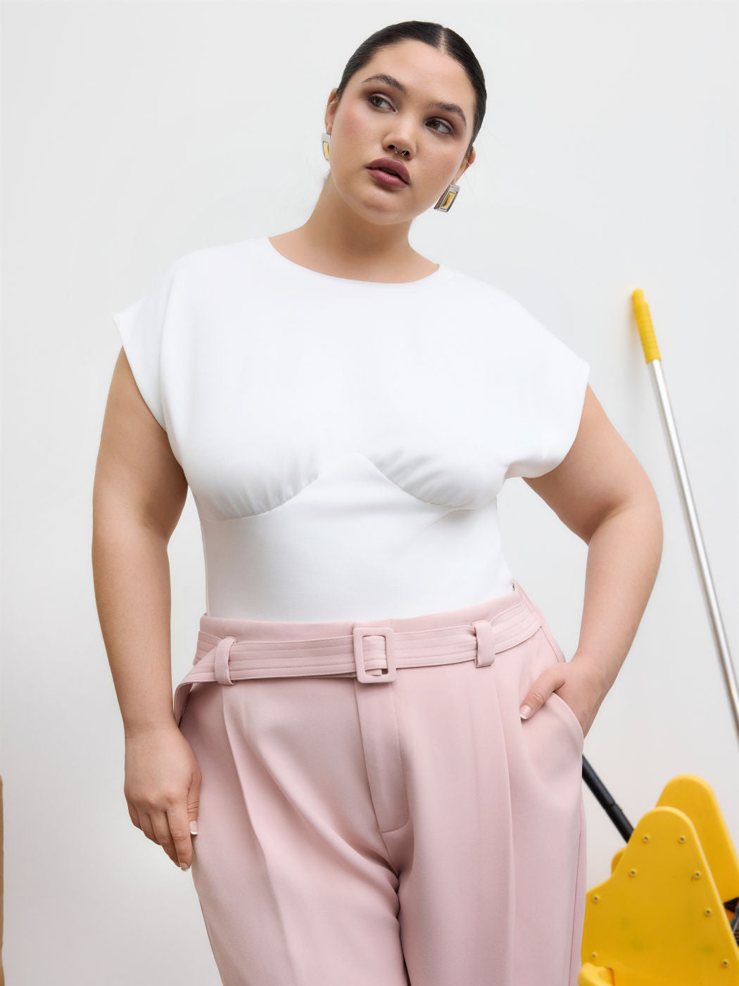Round Neckline Buckle Back Crop Tee Curve & Plus