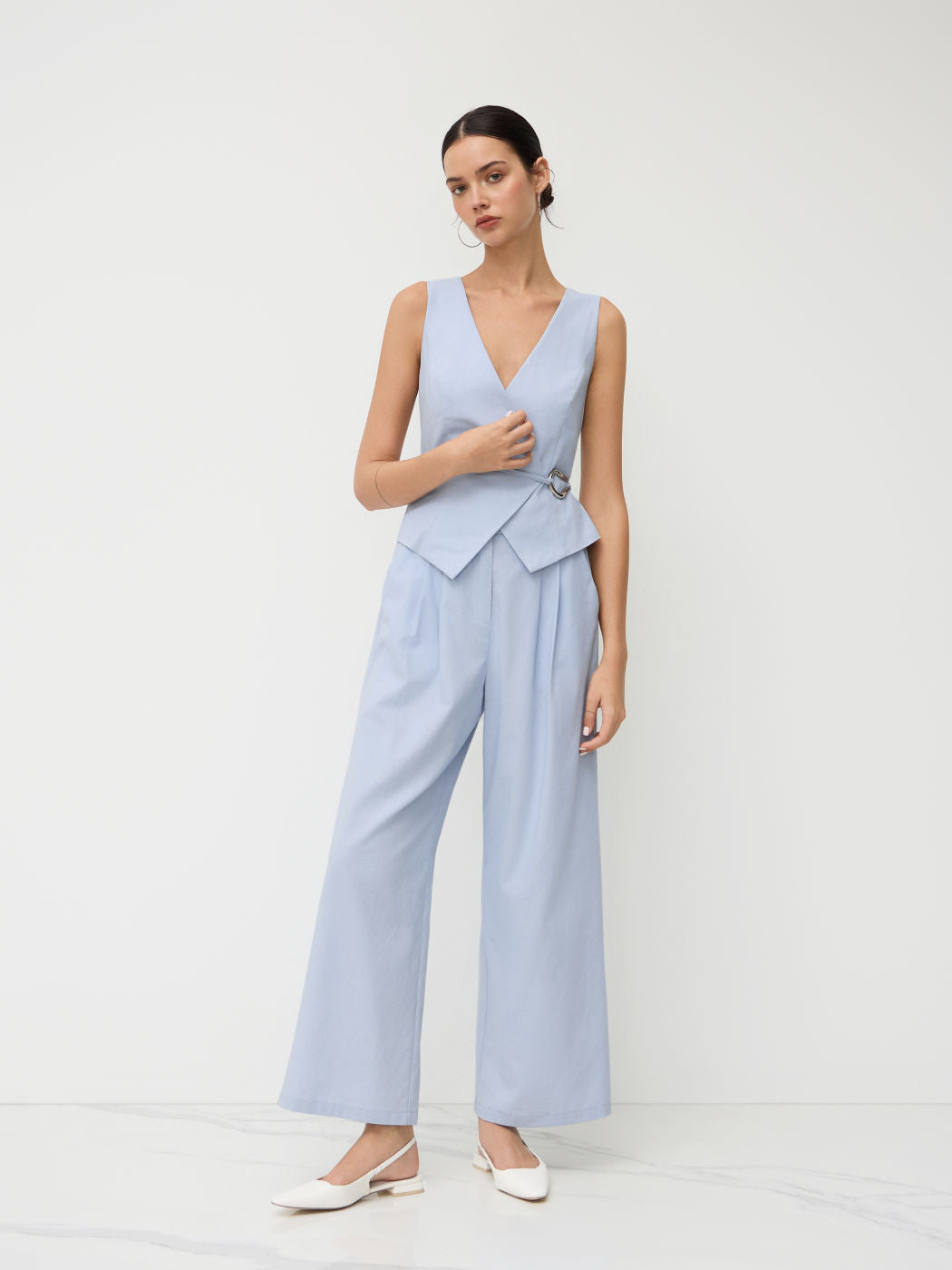 Linen-blend V-neck Metal Detail Knotted Pleated Wide Leg Jumpsuit