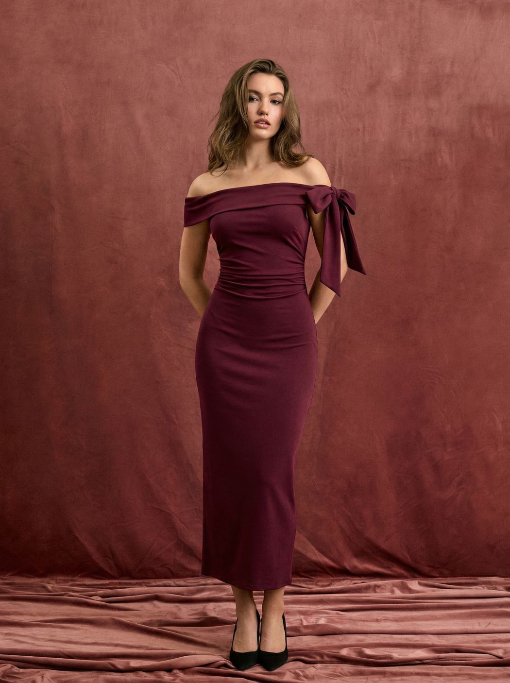 Asymmetrical Neck Mid Rise Bowknot Midi Bobycon Dress