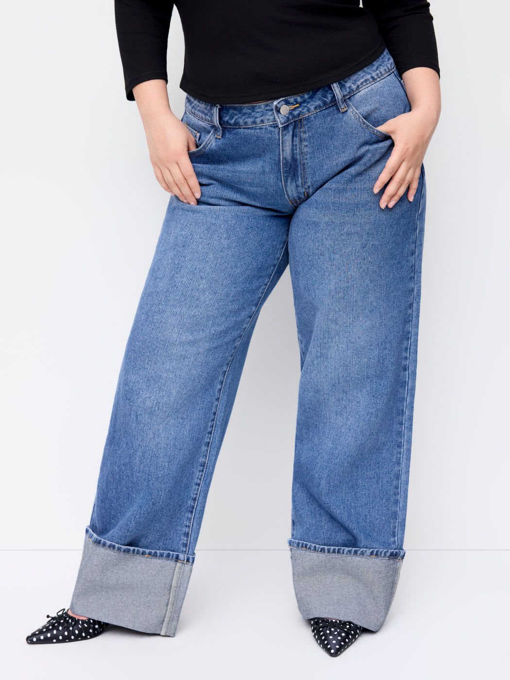 Mid-Rise  Straight Leg w/ Foldover Cuff Curve & Plus